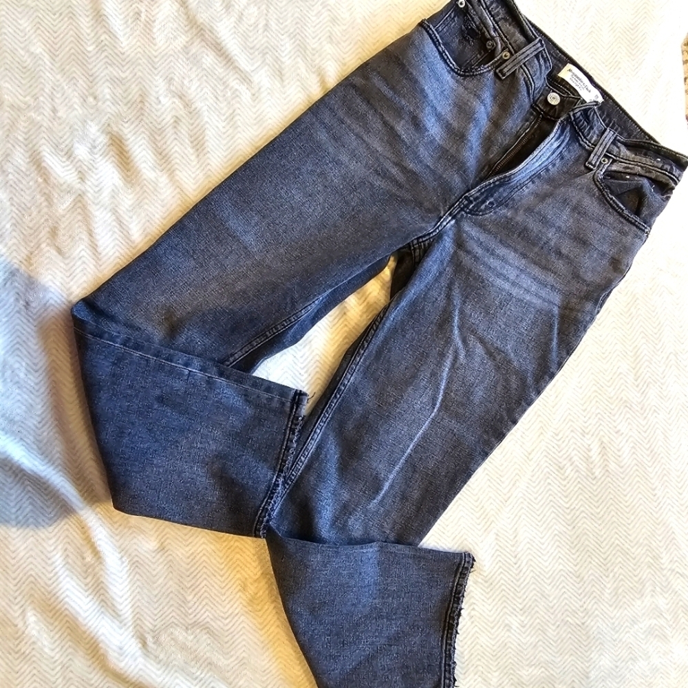 Abercrombie & Fitch Ladies The Ankle Straight Ultra High Rise Jeans